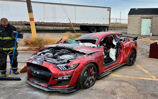 Firefighters training in 770-horsepower Ford Mustang ended in collapse