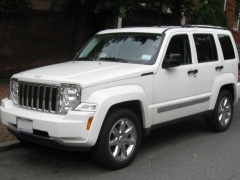 Chrysler Alters Direction, Will Return 2.7 Million Jeeps pic #494