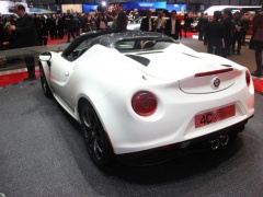 High-Performance 4C Modification Mulled Over in Alfa Romeo pic #3074