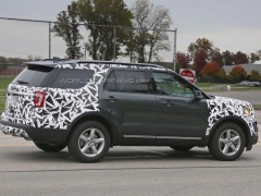 2016 Ford Explorer Outlook was detected with Minimum Camouflage pic #3895