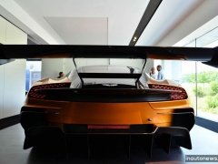 See Stunning Orange Aston Martin Vulcan! pic #4561
