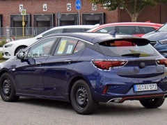 2018 Opel Astra GSi Spotted With Minimal Camouflage