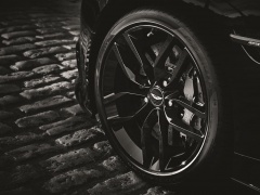 Aston Martin Vanquish Carbon Edition pic