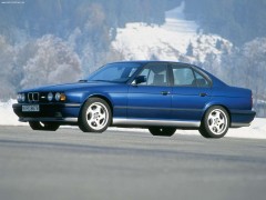 BMW M5 E34 pic