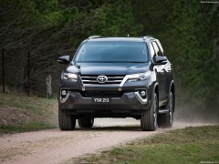 Toyota Fortuner pic