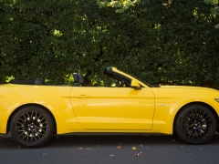 Ford Mustang GT Convertible pic
