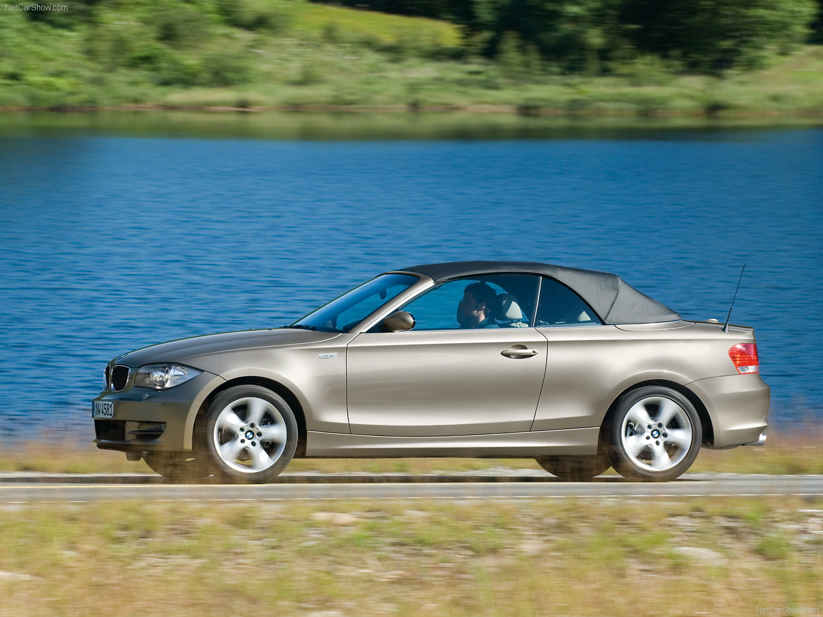 You can vote for this BMW 1-series Cabrio E88 photo