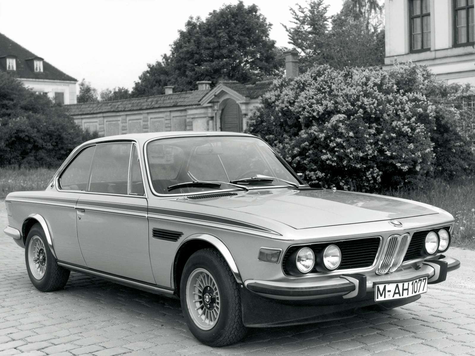 [Image: BMW-3_0_CS_mp2_pic_54012.jpg]