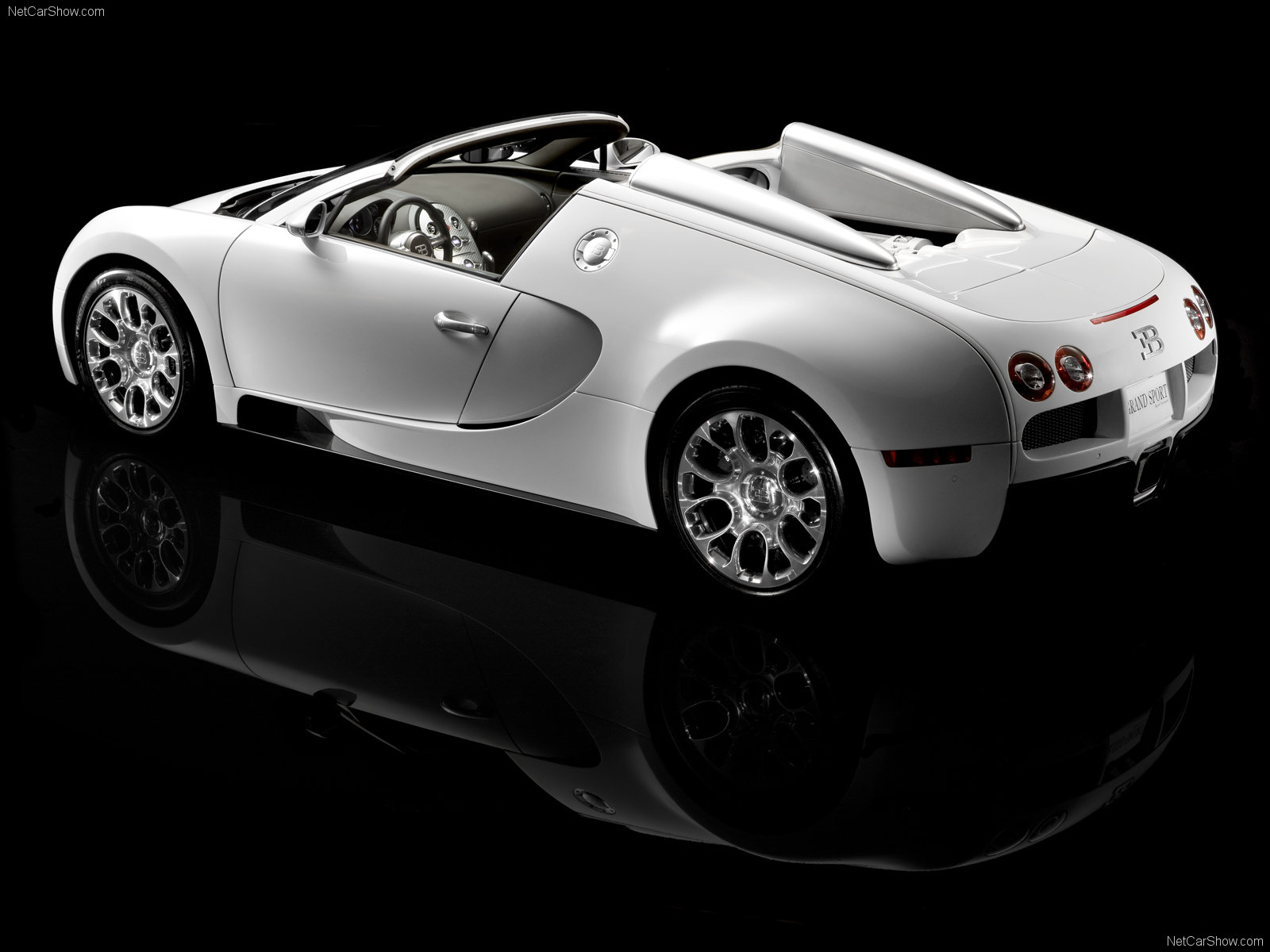 http://www.carsbase.com/photo/Bugatti-Veyron_Grand_Sport_mp104_pic_62105.jpg