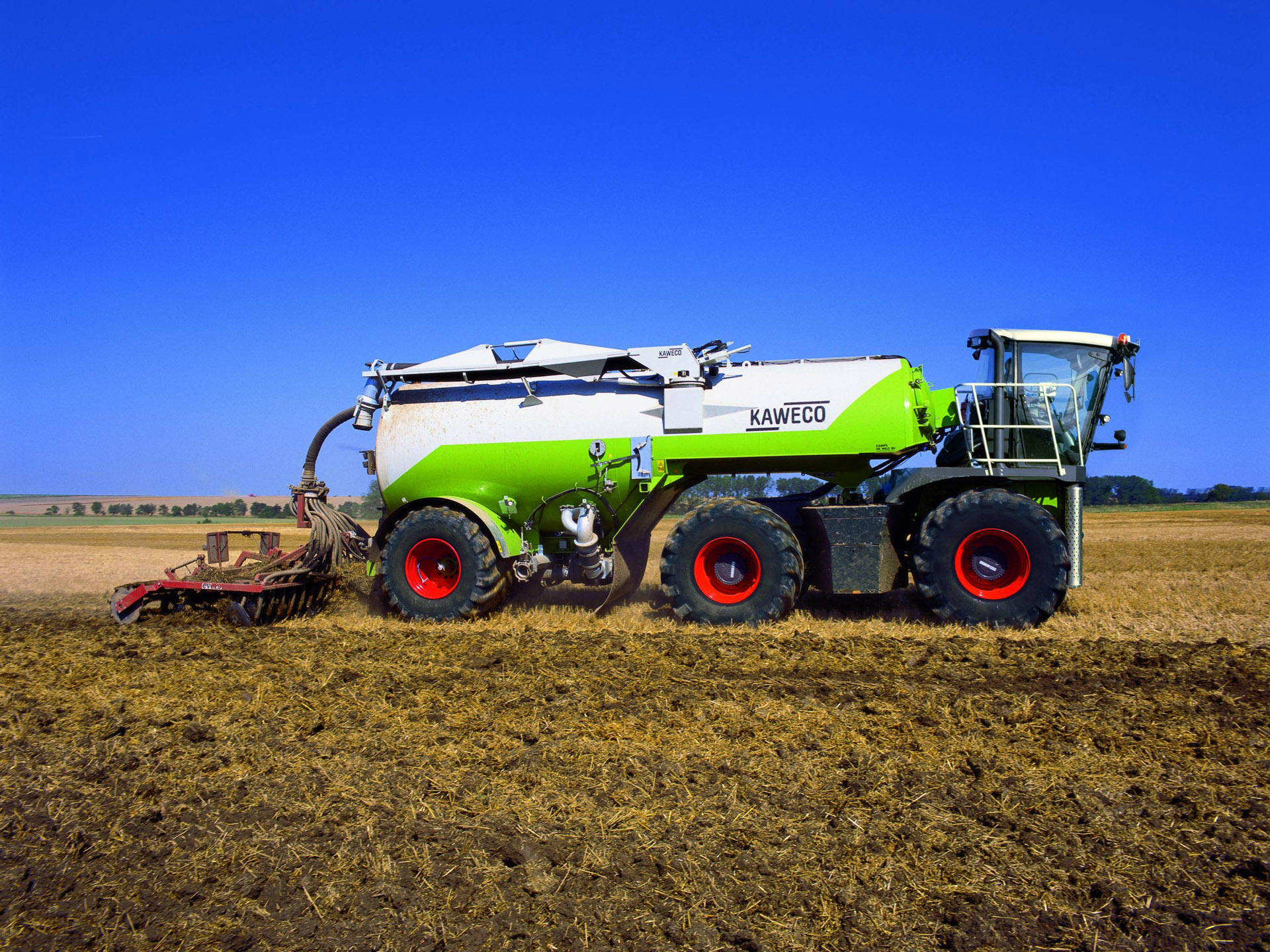 Claas-Xerion_Saddle_Trac_mp883_pic_64846.jpg