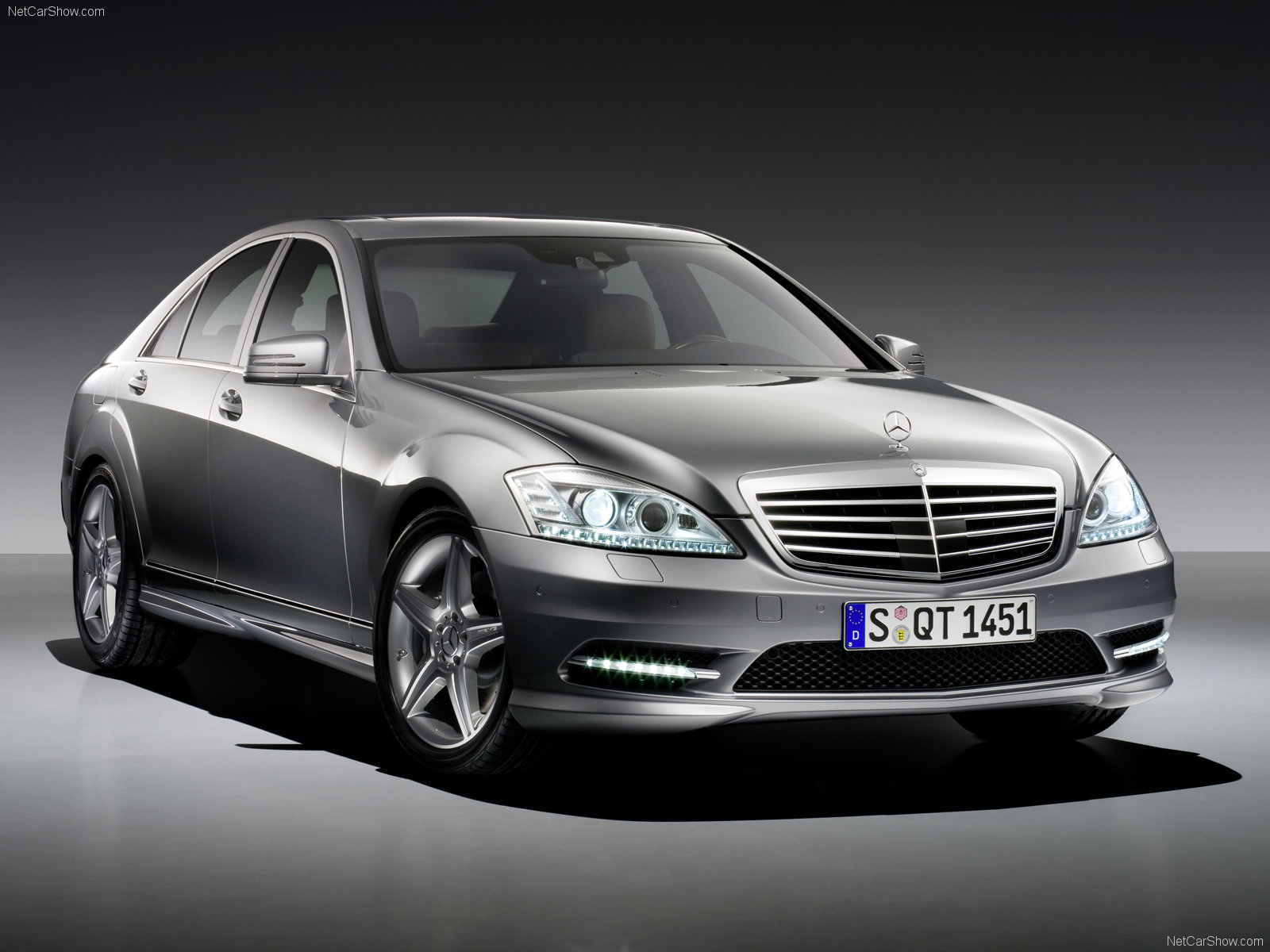 You can vote for this Mercedes-Benz S-Class photo