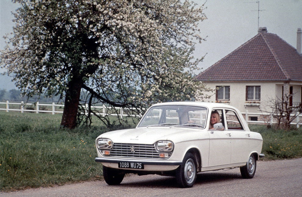 You can vote for this Peugeot 204 photo