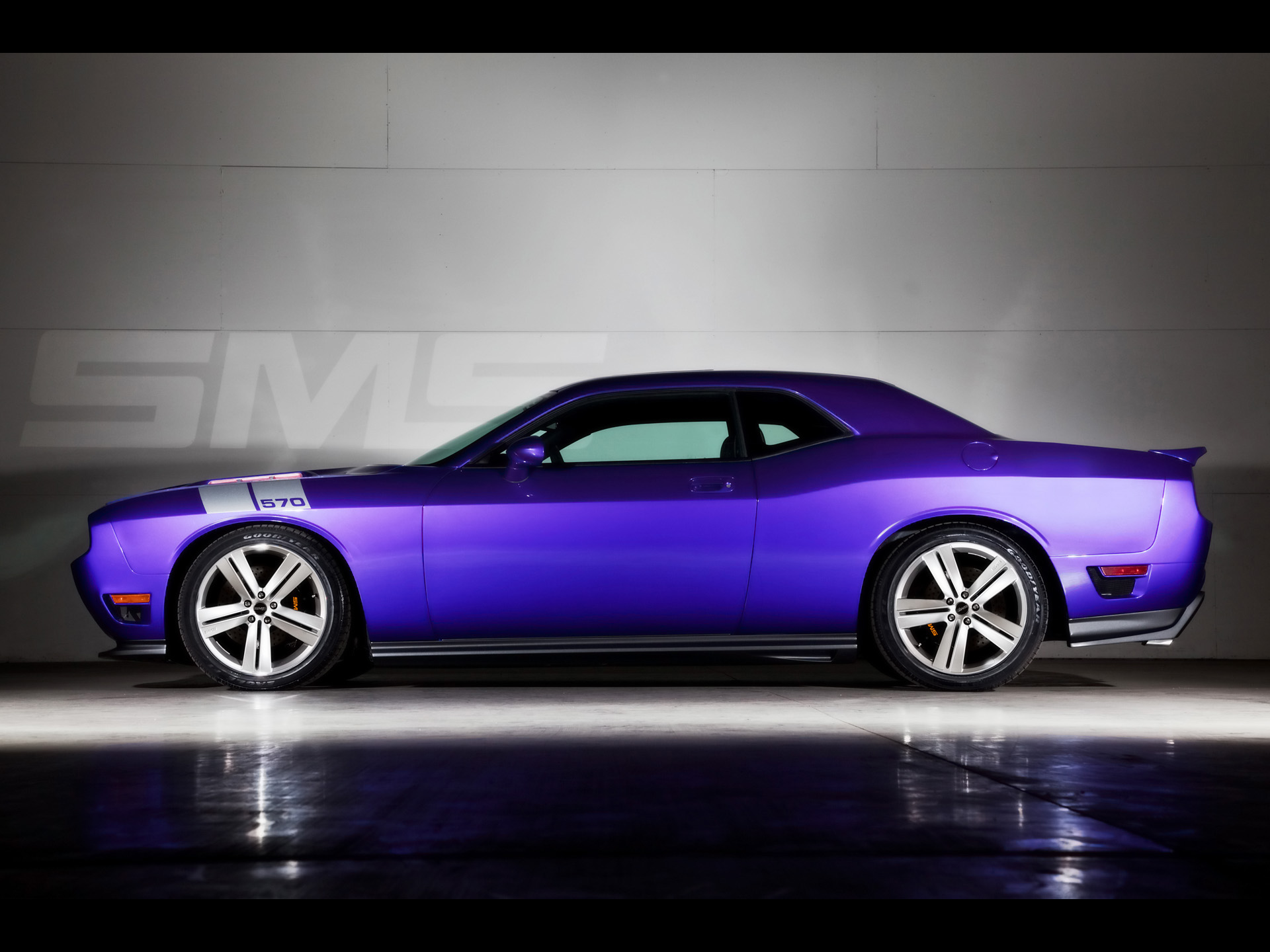 You can vote for this SMS 570 Dodge Challenger photo