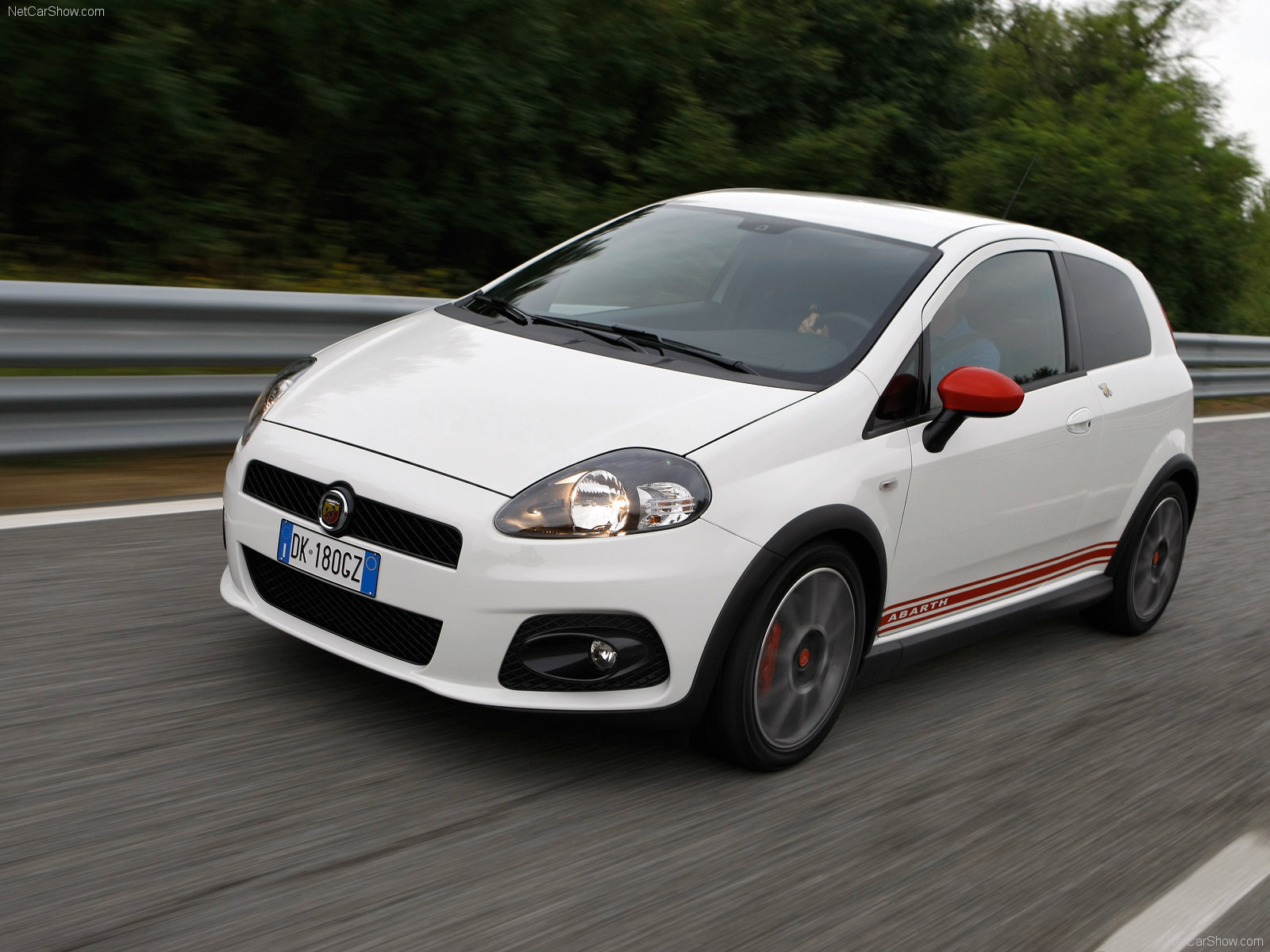 Fiat Grande Punto Abarth photos PhotoGallery with 31