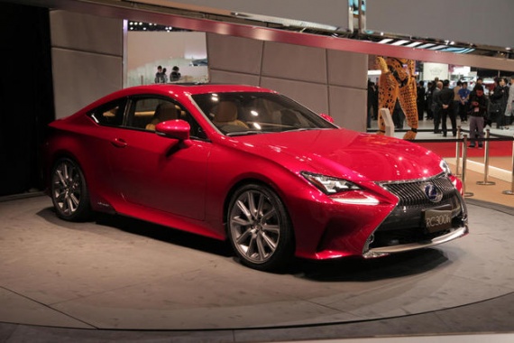 Lexus Awaits Worldwide Sales Record for 2013