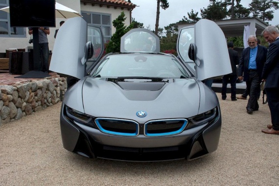 Pebble Beach Auction Obtains $825,000 for BMW i8
