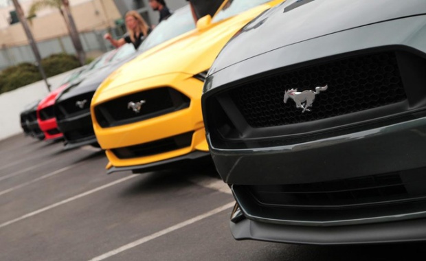 Mustang of 2015 Outsells Camaro in Last Month
