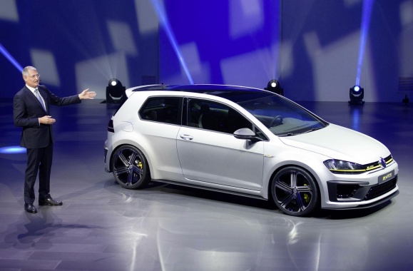 Volkswagen Will Make its Decision on Golf R400 Production