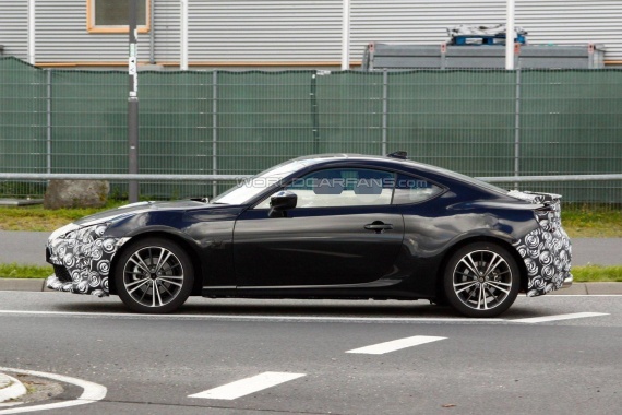 See the 2017 Toyota GT 86 Facelift