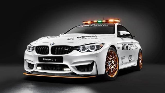 A new DTM safety car from BMW: the M4 GTS