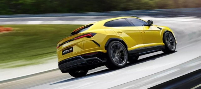Lamborghini Urus is preparing for an off-road competition program