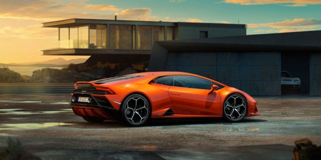 Lamborghini Huracan Evo updated and debuted