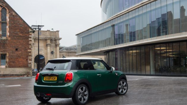MINI prepares 500 copies of unique Coopers