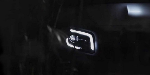 Mercedes-Benz GLB: a new SUV is shown on the teaser