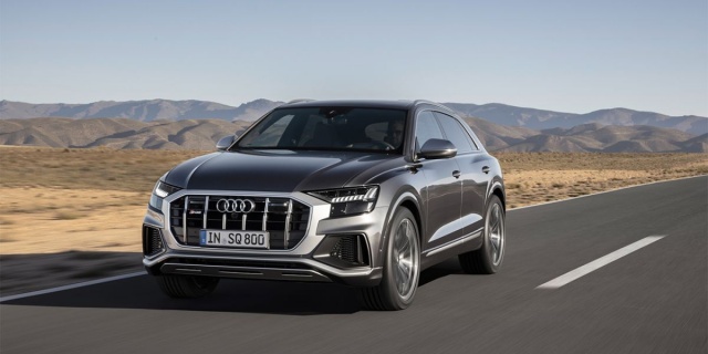 Audi SQ8: sports coupe with a crossover view