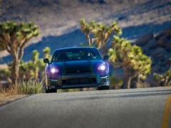 Nissan GT-R NISMO Aims 2 Sec 0-60 Time pic #1121