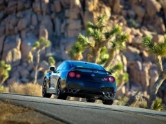 Nissan GT-R NISMO Aims 2 Sec 0-60 Time pic #1122