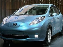 Nissan Leaf Showcases 2 Fresh Techs pic #1309