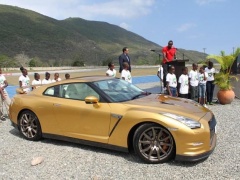 Mr. Bolt Obtains a Particular Gold 2014 Nissan GT-R in Jamaica pic #136