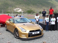 Mr. Bolt Obtains a Particular Gold 2014 Nissan GT-R in Jamaica pic #137