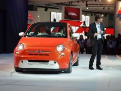 Fiat 500e Starts with $32,500 or $199 Lease per Month pic #53