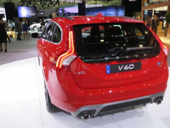 Next Year's Volvo V60 Costing from $36,215 pic #2440