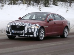 Leaked Photos of 2015 Jaguar XJ in Almost Full Attire pic #3016