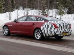 Leaked Photos of 2015 Jaguar XJ in Almost Full Attire pic #3017