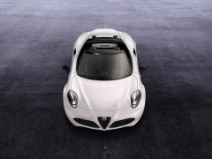 Alfa Romeo 4C Coupe Officially with New Head Lamps pic #3036