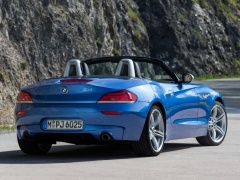 BMW Z4 will get Trendy Estoril Blue Colour pic #4415