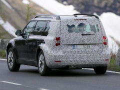Paparazzi pictured Skoda Snowman / Polar Latest Test Mule in the Alps pic #4424