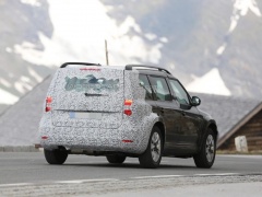 Paparazzi pictured Skoda Snowman / Polar Latest Test Mule in the Alps pic #4425