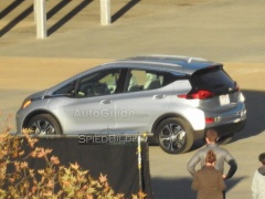 Paparazzi spied the 2017 Chevy Bolt EV pic #4841
