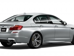 The M5 Pure Metal Silver from BMW Will Rock 600 HP in America pic #5247