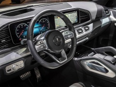 Mercedes-Benz declassified a new generation of GLE In Paris
