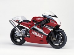Yamaha YZR-M1 pic