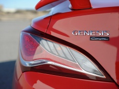 Genesis Coupe photo #128011