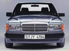 Mercedes-Benz C-Class W201 pic