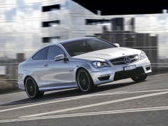 mercedes-benz c63 amg coupe pic #96454