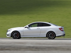 mercedes-benz c63 amg coupe pic #96457